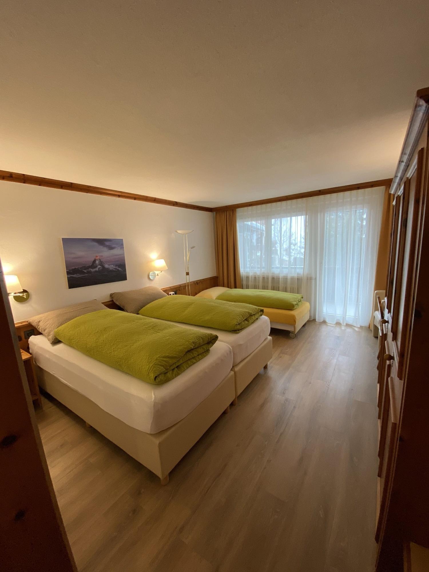 Hotel Adonis Zermatt Bagian luar foto