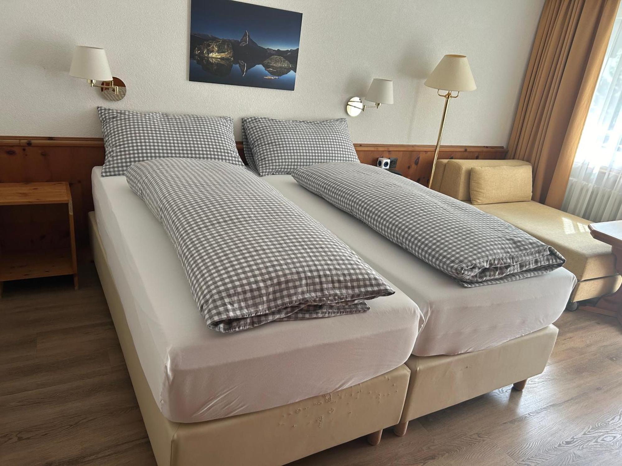 Hotel Adonis Zermatt Bagian luar foto