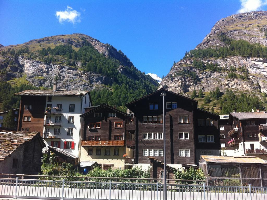 Hotel Adonis Zermatt Bagian luar foto